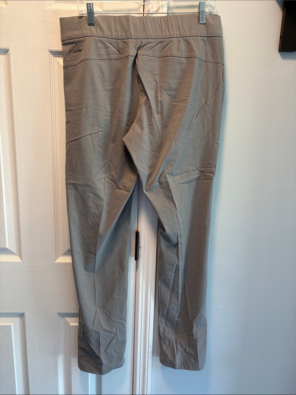 Columbia Women’s gray Stretch Pull-On Chinos - Picture 3 of 3